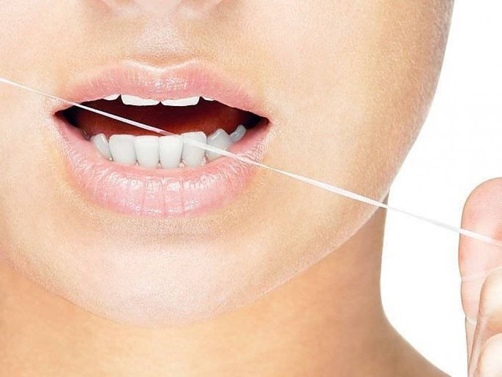 علاج نزيف اللثة بطرق عديدة منها شرب الشاى الأخضر