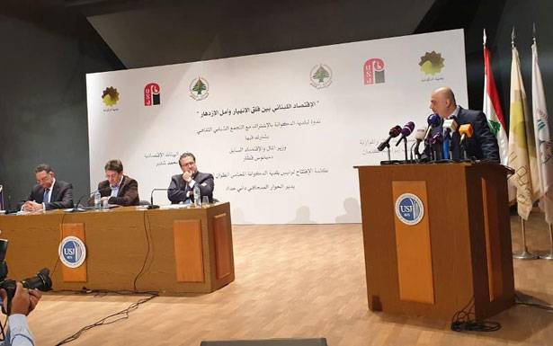 ندوة «بين قلق الإنهيار وأمل الإزدهار»

كنعان : الـــوضع الإقتصادي ليـــس بخير

ونحـــن أمام صعوبات كبيرة