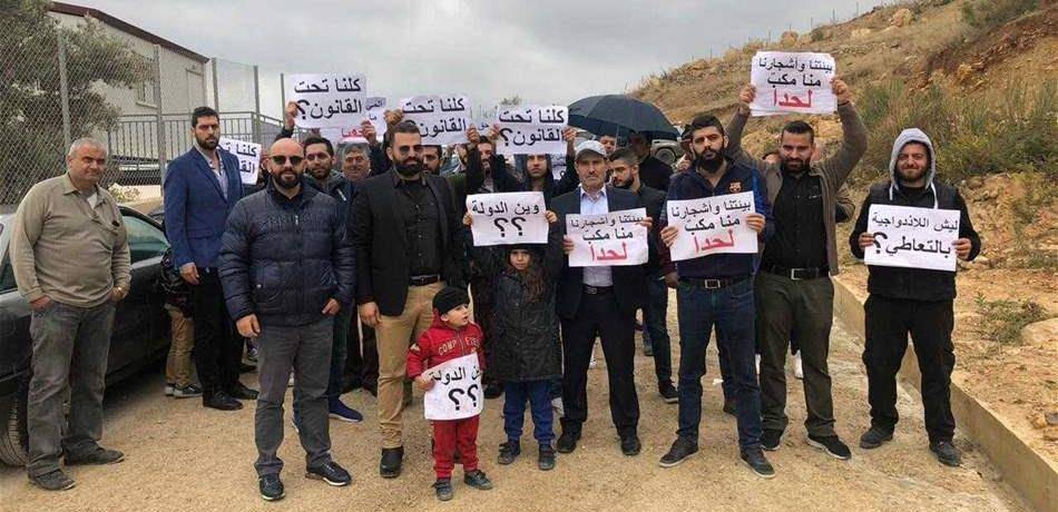 بناءٌ "مخالف" في بقعتوتة – كسروان.. والأهالي يحتجّون أمام معمل "صنّين" (صور)