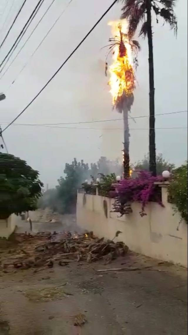 شاهدوا ماذا فعلت الصاعقة في صور! (بالصورة)