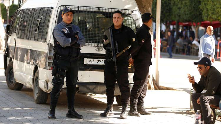 الرئيس التونسي يمدد حالة الطوارئ في البلاد لمدة شهر