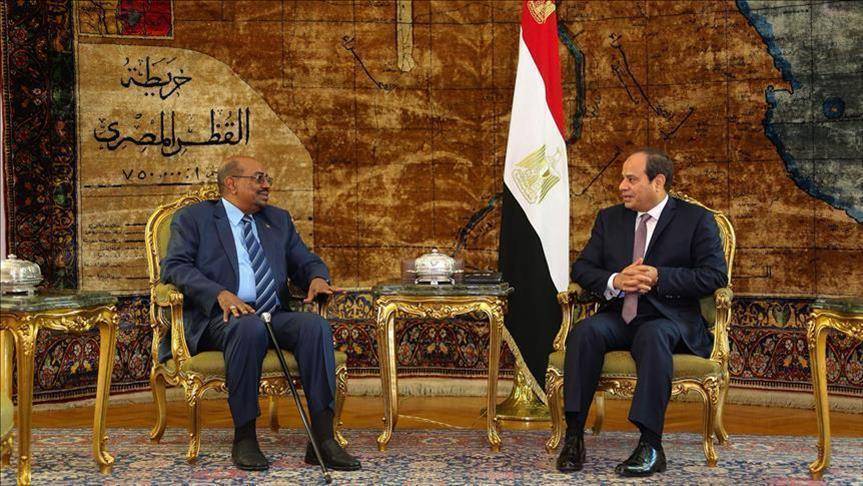 السيسي والبشير يتفقان على "التشاور والتنسيق" لمواجهة التحديات الإقليمية