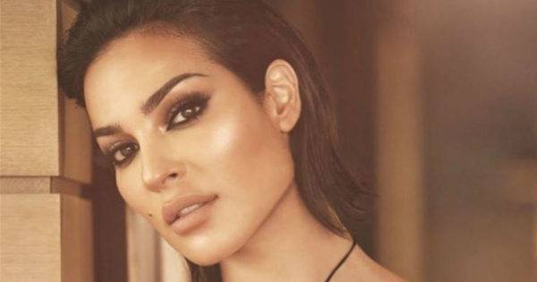 شبيهة نادين نجيم خلعت حجابها… فاشتعلت مواقع التواصل!