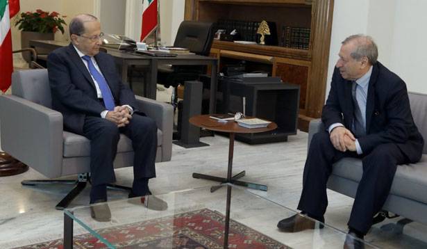 عون عرض واقع الاعلام في لبنان

وأعطى توجيهاته لانجاز مستشفى دير القمر