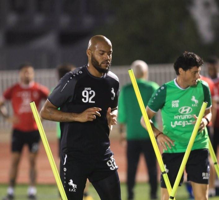 مبولحي يعزز صفوف الاتفاق قبل مواجهة النصر