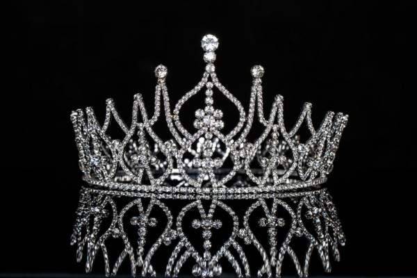 ملكة جمال فنزويلا تحصد لقب Miss International في عيد ميلادها‎
