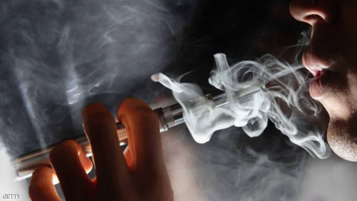 أميركا تشدد قيودها على السجائر الإلكترونية