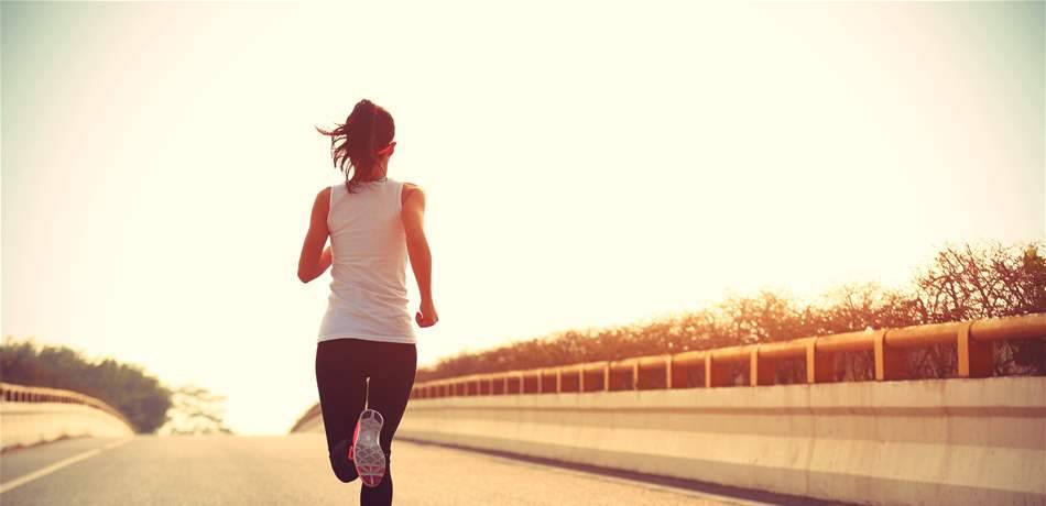 دراسة مفاجئة.. أيهما أفضل المشي أم الركض؟