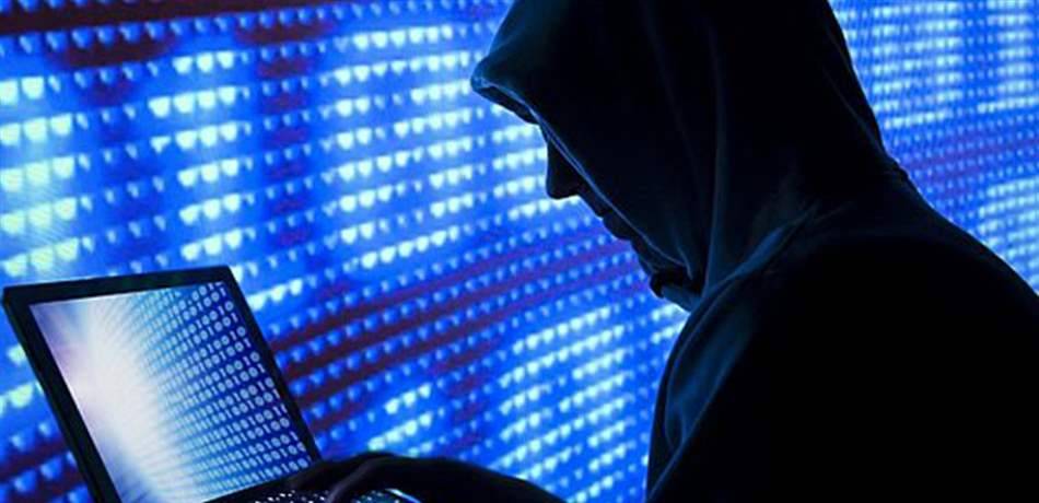 قراصنة يخترقون آلاف الحسابات المصرفية في هذا البلد
