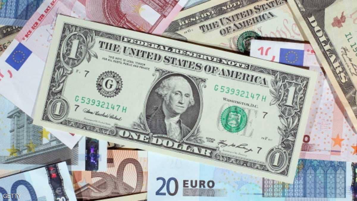الدولار عند أعلى سعر في 16 شهرا