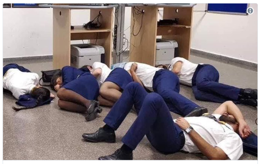 صورة تسببت بطردهم من العمل... ماذا حصل؟
