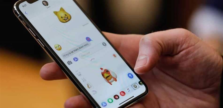 "أبل" تعترف بمشكلة في آيفون.. وتتعهد باستبدال الهواتف المعطلّة مجانا