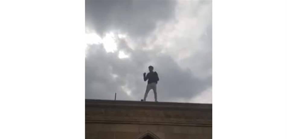 في كفرا الجنوبية.. شاب يهدّد بتفجير نفسه فوق مقام النبي يونس! (فيديو)