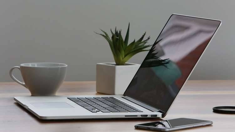 آبل تعترف بوجود مشاكل في أجهزة آيفون و MacBook