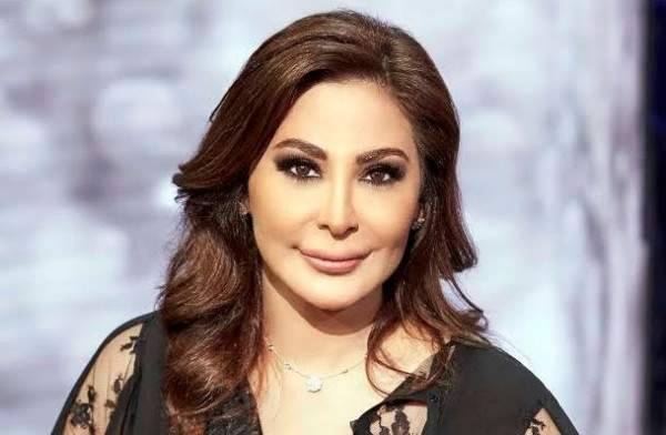 ممثلة تقلّد اليسا وتغني 