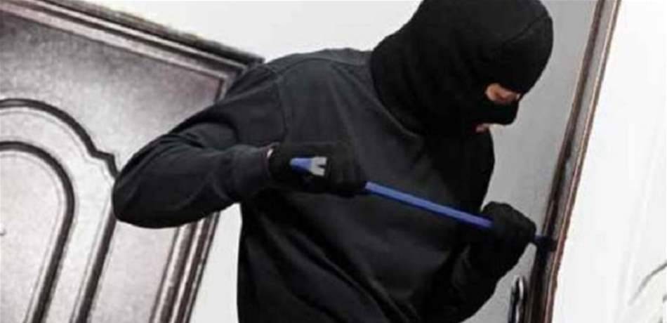 سرق سجاداً عجمياً وأجهزة تلفزيون ... بقمية 50 مليون ليرة!