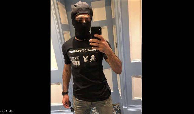 محمد صلاح يفجر عاصفة من الجدل بقميص 
