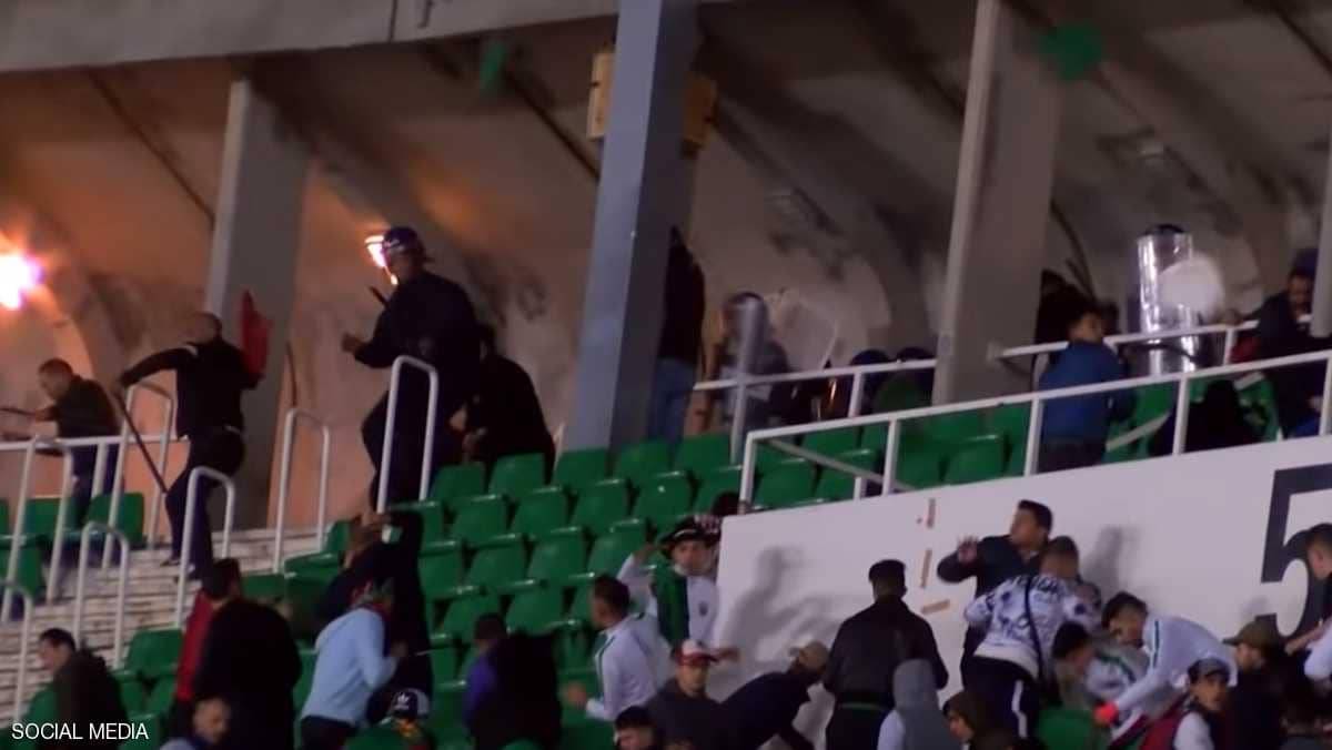 الجزائر.. عشرات المصابين في "معركة كروية"