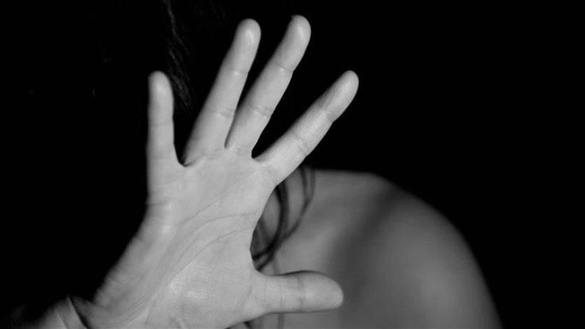 ستينيّ تحرّش بفتاة قاصر في جبيل... وهدد العائلة بالقتل