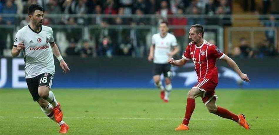 لاعب تركي متغطرس تناول العشاء خلال اللقاء في الملعب!
