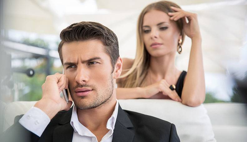 اكتشاف خيانة شريكك من خلال نبرة صوته...