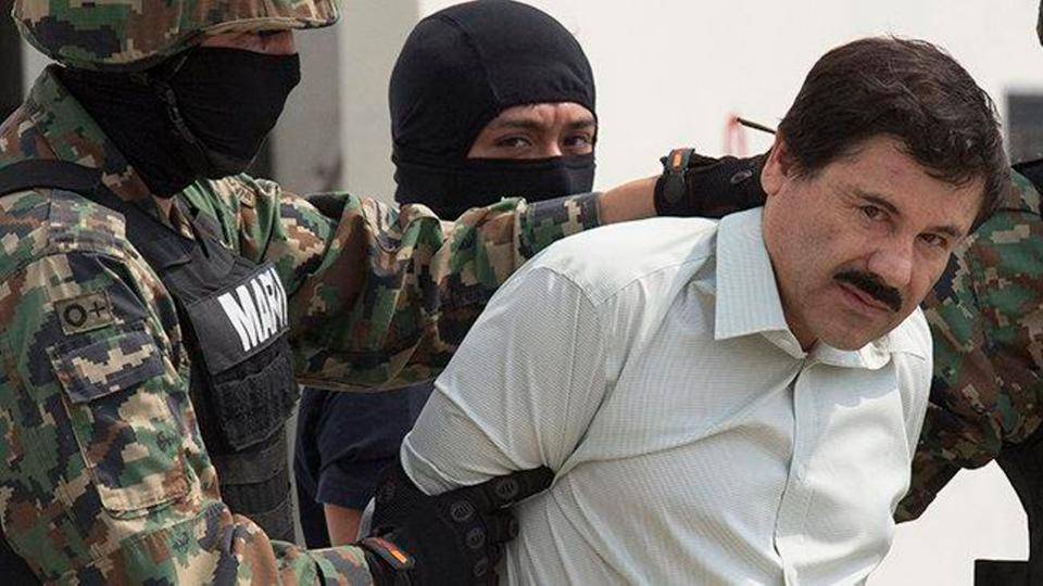 تفاصيل محاكمة إل تشابو أشهر تجار المخدرات...  أحد الشهود غير وجهه بعملية تجميل والقضاة سريون!