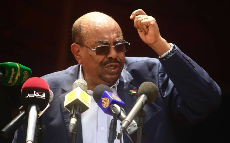 البشير يتهم جهات دولية بتعطيل مبادرة السودان لتحقيق السلام