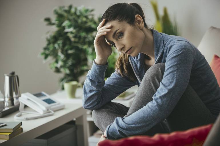 ما الفرق بين نوبات القلق والهلع؟ وما علاقتها بالجنس؟