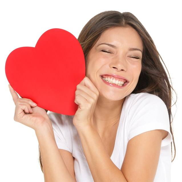 هذه العلامات تشير الى وقوع الفتاة في الحبّ!