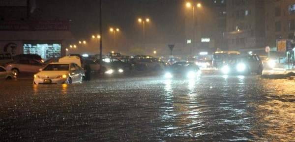 بالفيديو: منزل نجمة خليجية يغرق في الكويت