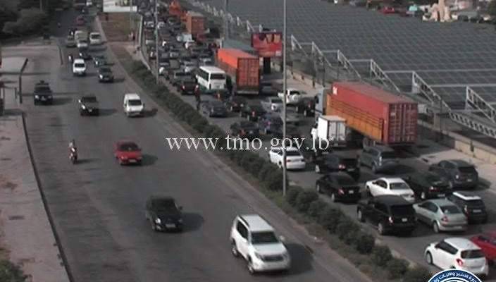 التحكم المروري: قطع الطريق من شارل حلو للبيال بسبب تدريبات الجيش