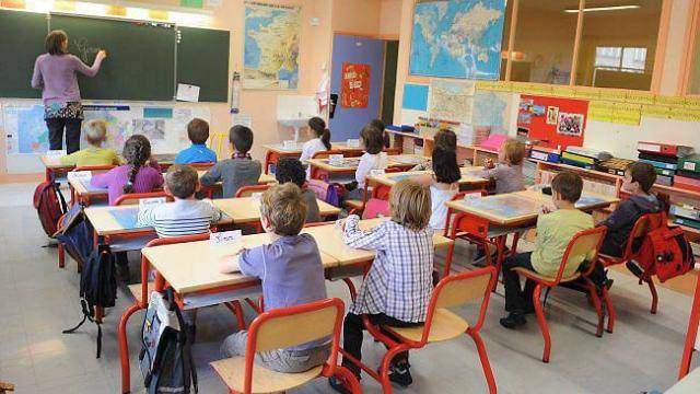 فرنسا تناقش تعليم اللغة العربية في مدارسها.. هل يحمي الشباب من التطرف فعلاً؟