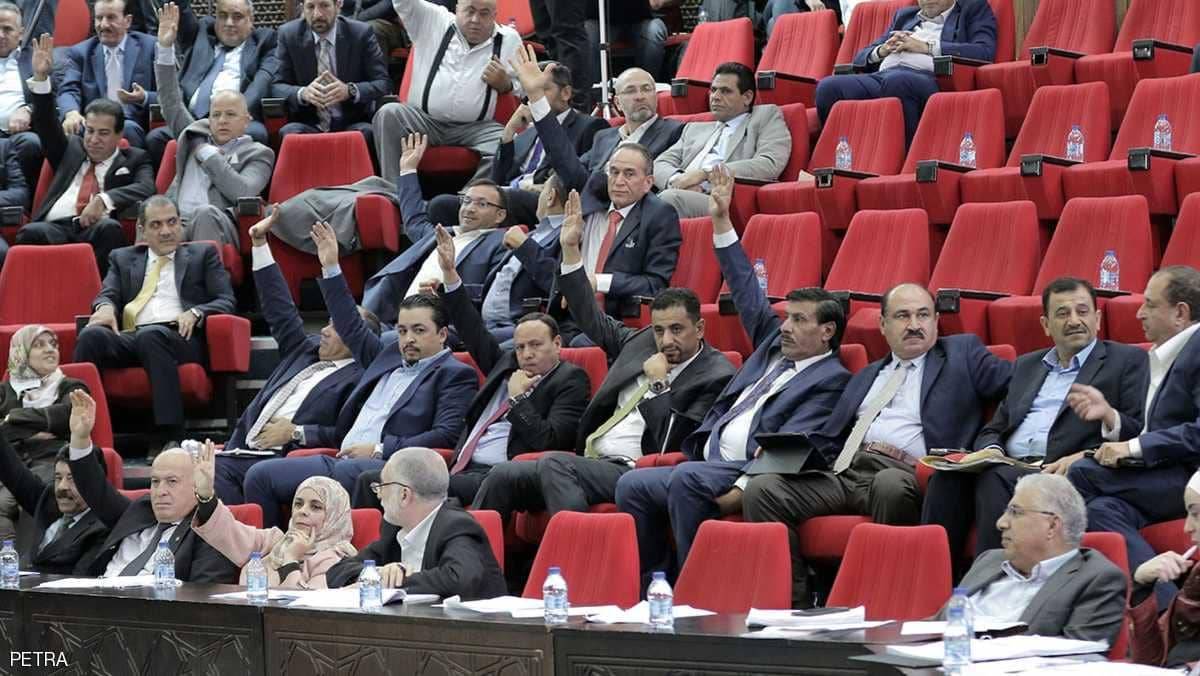 مجلس النواب الأردني يقر مشروع قانون ضريبة الدخل