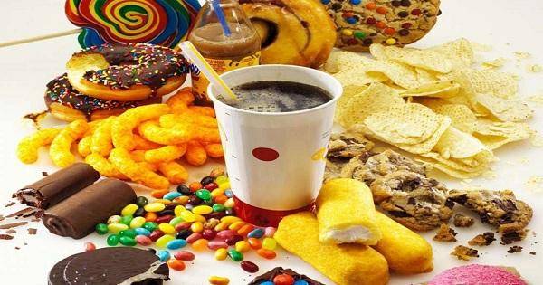 10 أطعمة لا تتناولها بعد سن الـ30