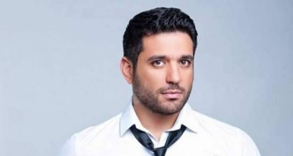 حسن الرداد يعايد والده الراحل بكلمات مؤثرة