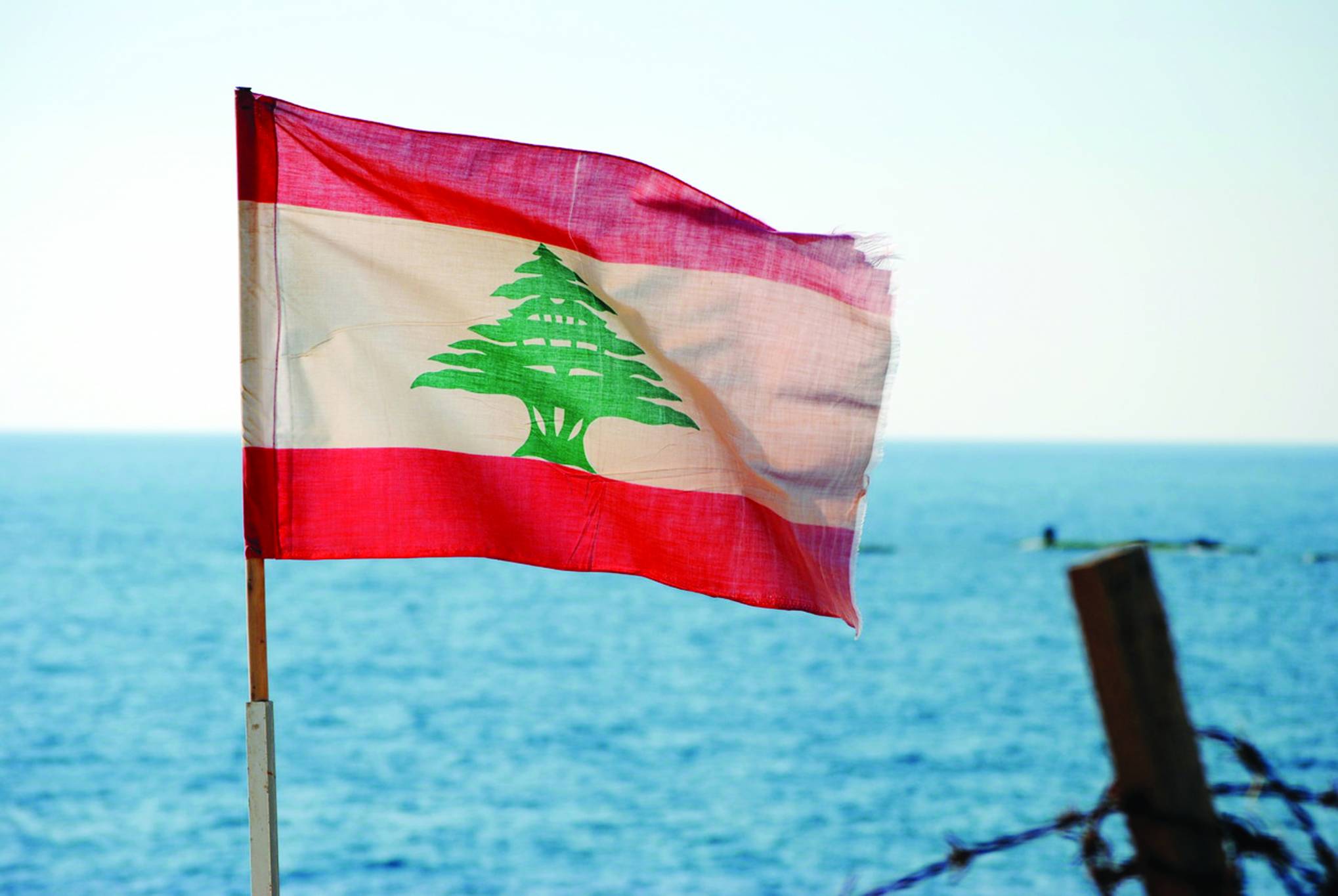يالفيديو.. غطاسون لبنانيون يحتفلون بعيد الإستقلال على طريقتهم الخاصة!!