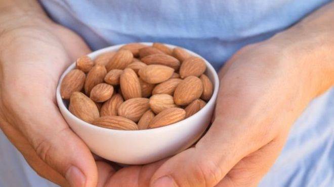 مفاجأة غير متوقعة عن المكسرات.. هل تساهم بزيادة الوزن ام تمنعه؟
