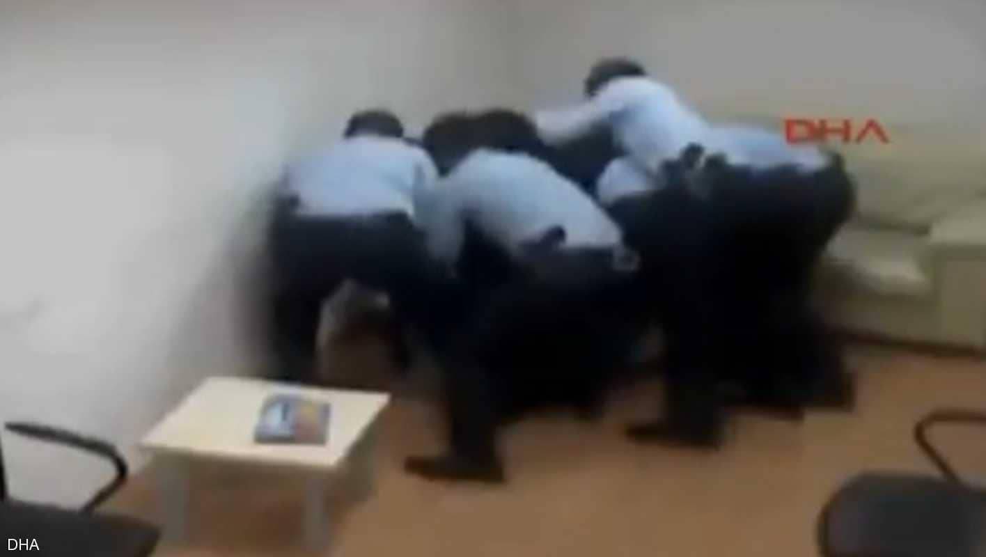 اعتداء 4 ضباط أتراك تسبب بوفاة أميركية في مطار إسطنبول