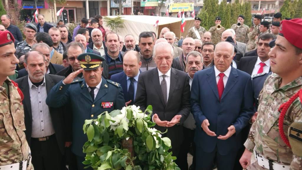 زعيتر وضع إكليل زهر على ضريح الرئيس صبري حمادة في الهرمل
