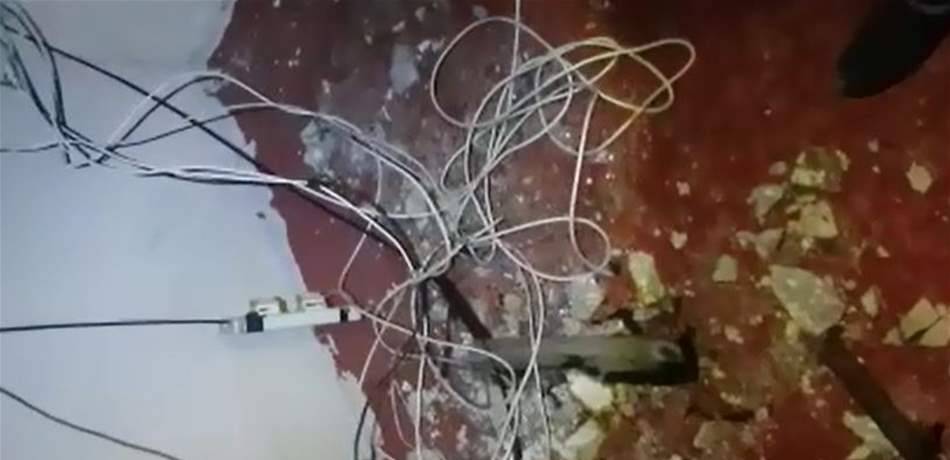 صاعقة رعدية تضرب سطح مبنى بطرابلس.. هذا ما أحدثته! (فيديو)