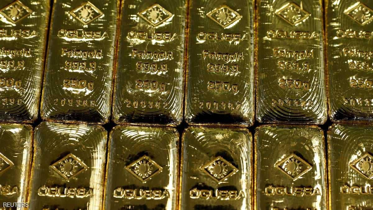 الذهب يتماسك مع تراجع الدولار