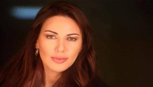 بالفيديو: دارين حمزة تكشف عن عملها السينمائي الجديد..
