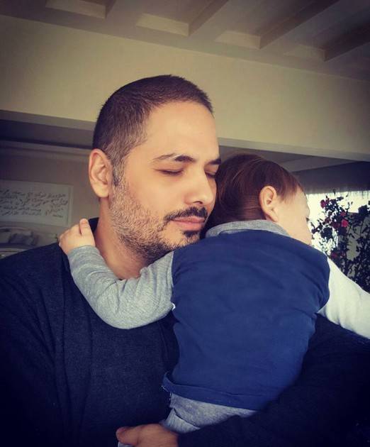 شاهد.. نجل رامي عياش يعزف النشيد الوطني مع والده