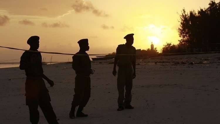 أوغندا .. مصرع 22 شخصا وفقدان العشرات بغرق مركب سياحي في بحيرة "فيكتوريا"