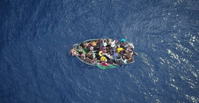 السلطات الإسبانية تنقذ نحو 800 مهاجر في يوم واحد