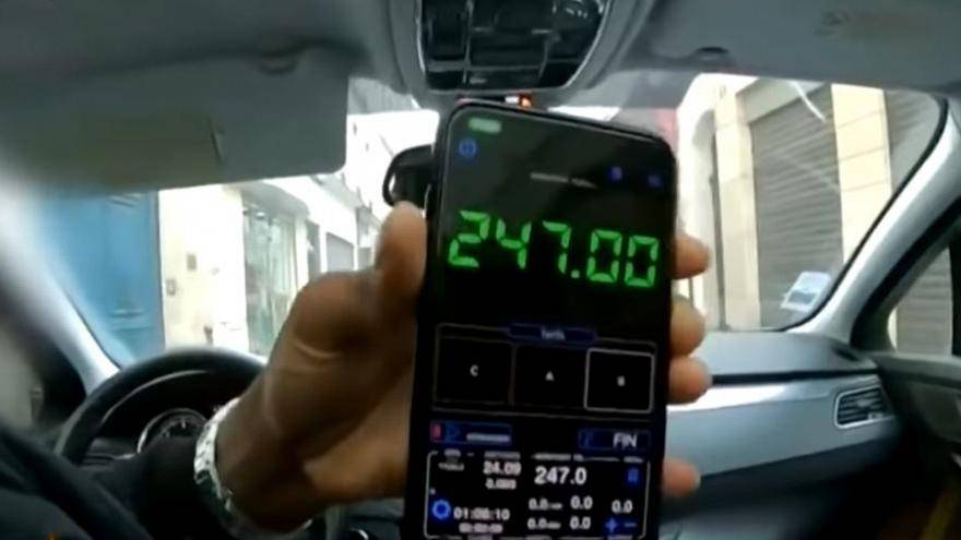 سائحان تايلانديان يوقعان بسائق أجرة مزيف احتال عليهما في باريس