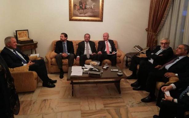 النواب السنّة المستقلون» ينتظرون موعداً مع الحريري «لن يحدده»: يخشى السعودية
