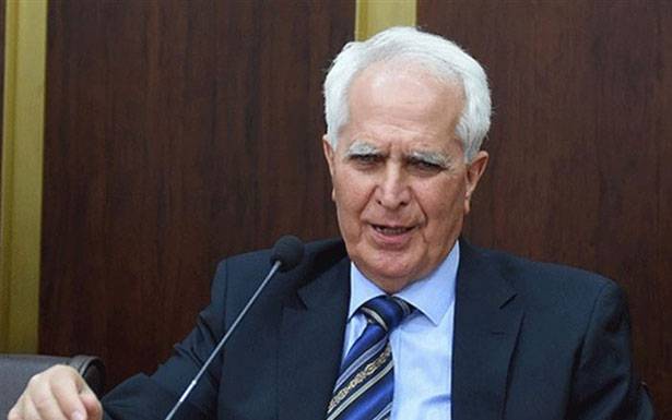 القاع تكرم ابنها

الدكتور مروان فارس