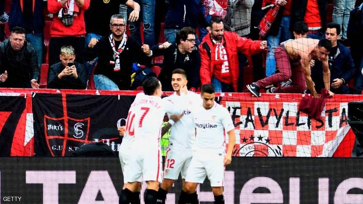 إشبيلية ينتزع الصدارة من برشلونة عبر بوابة "بلد الوليد"