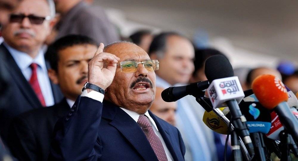 حقيقة ظهور علي عبد الله صالح في مطار عدن (صورة)